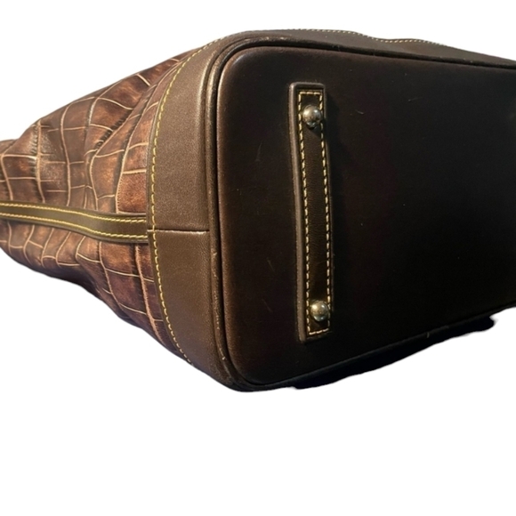 Dooney & Bourke Croco Logo Lock Shoulder Bag & Matching Zippered Pouch EUC - Picture 9 of 16